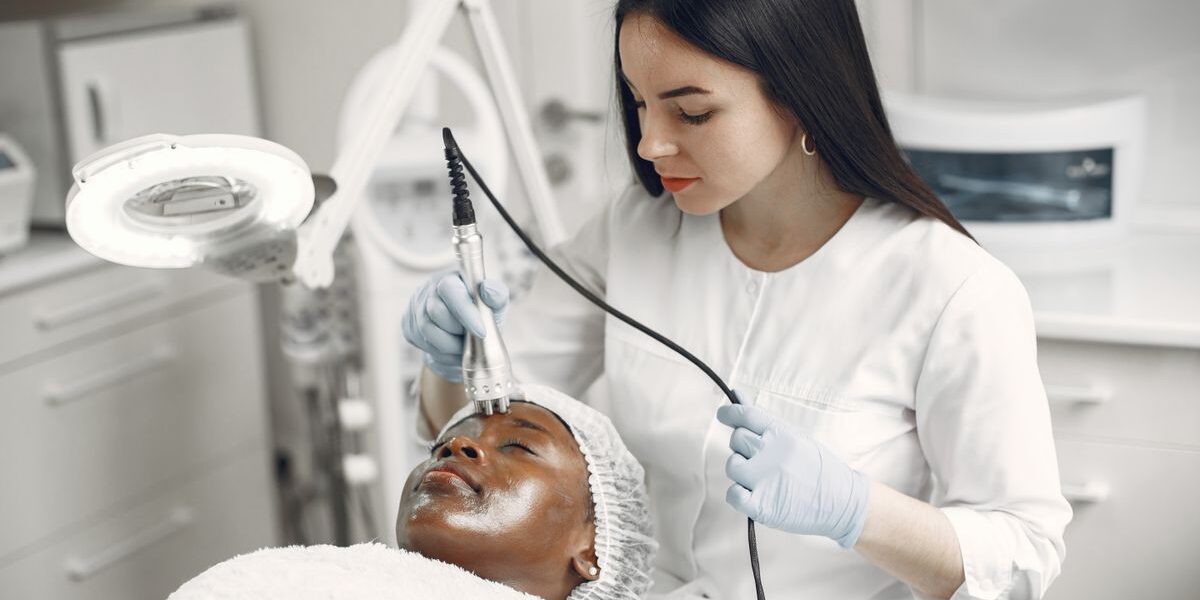 What Is Seborrheic Dermatitis and How Is It Different From Dandruff?